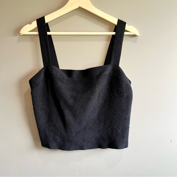 Abercrombie & Fitch Tops - Abercrombie & Fitch Black Sleeveless Crop Tank Top